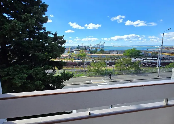 Super Lovely アパート