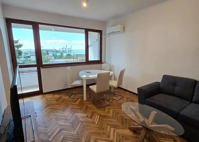 Super Lovely アパート ブルガス